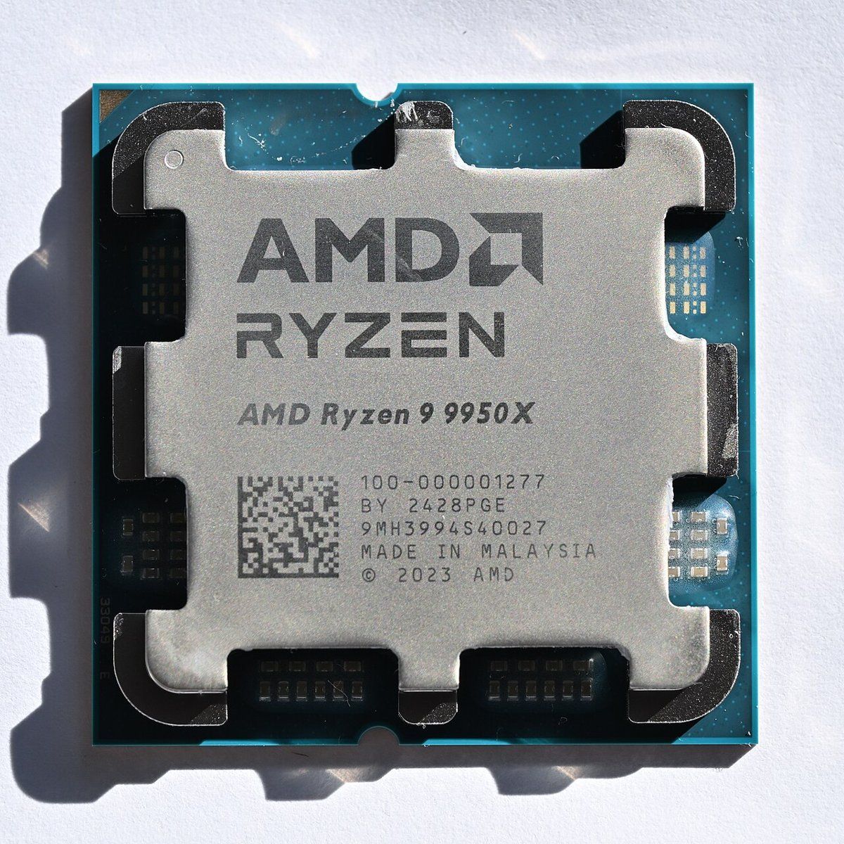 Processeur AMD Ryzen 9 9950X de la génération Ryzen 9000 sur socket AM5