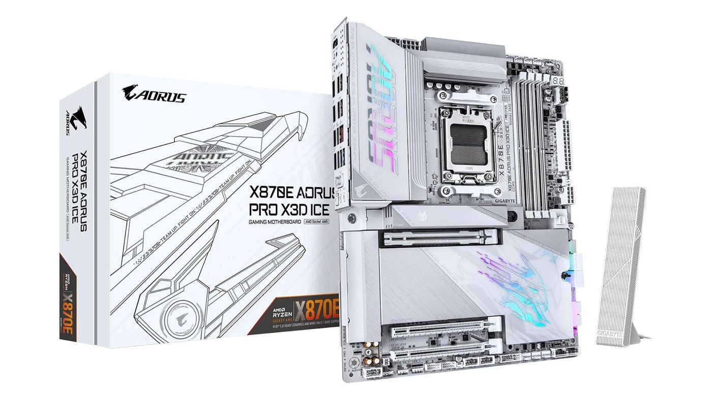 Carte mère blanche GIGABYTE X870E AORUS Pro X3D ICE et sa boîte