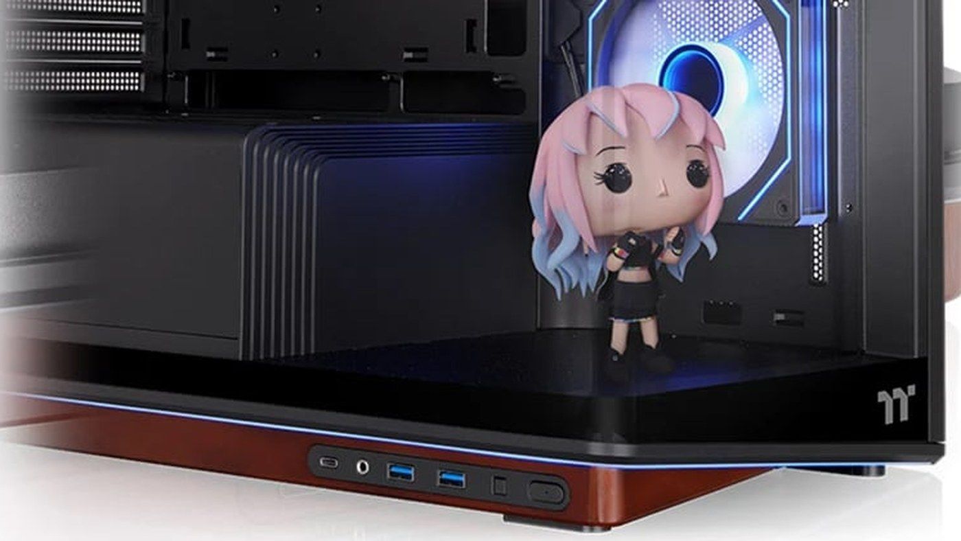 Stage 500 TG ARGB — display stage vitrine figurine + I/O sur socle bois