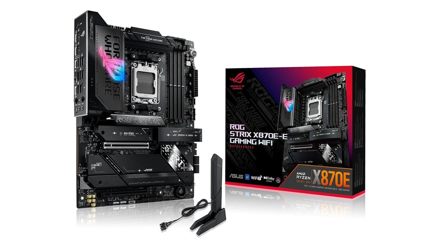 Carte mère ASUS ROG Strix X870E-E Gaming WiFi et sa boîte